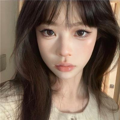 伊万娜封面